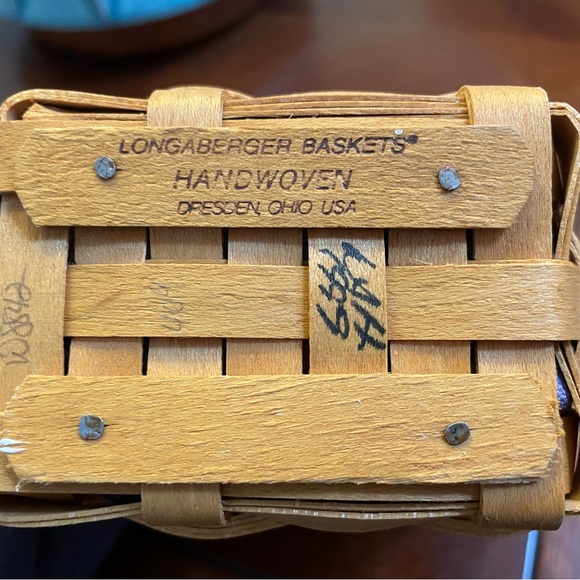 Longaberger Baskets Tea & Oregano like new condition - Picture 7 of 8